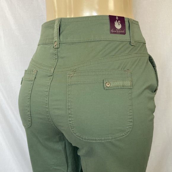 Gloria Vanderbilt Clothing Women’s Cuffed Utility Capri Size 8 Green Color NWT - Picture 7 of 7